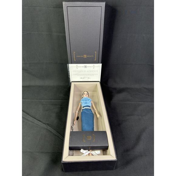 NEW Fashion Royalty Integrity Toys TAKE ME ON VANESSA 12”Doll - Picture 2 of 16